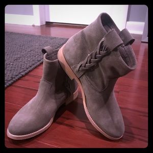 {Soludos} Gray Suede Ankle Boots